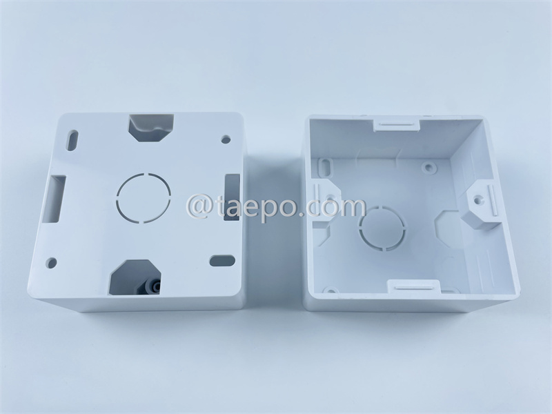 Back box, 80x80x40mm, French style