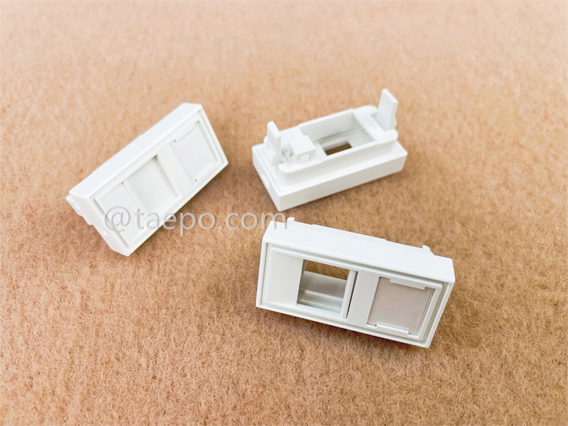 1-port faceplate insert, 22.5x45mm, French style, without keystone jack