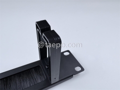 Metal cable manager, 5 plastic rings, 1U, with brush