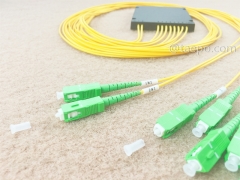 Fiber optic splitter, PLC, plastic case, G657A, 2x8, 2mm loose tube, 1m, with SC/APC connector